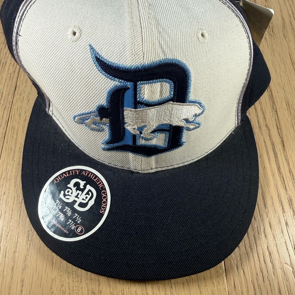 Vintage Y2K shady ltd stall & dean detroit old english D logo size 8 fitted cap